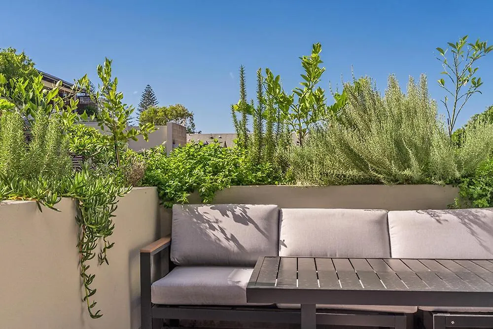 Byron Bay Accom Unit 5 21-25 Fletcher Street - A Seventh Summer