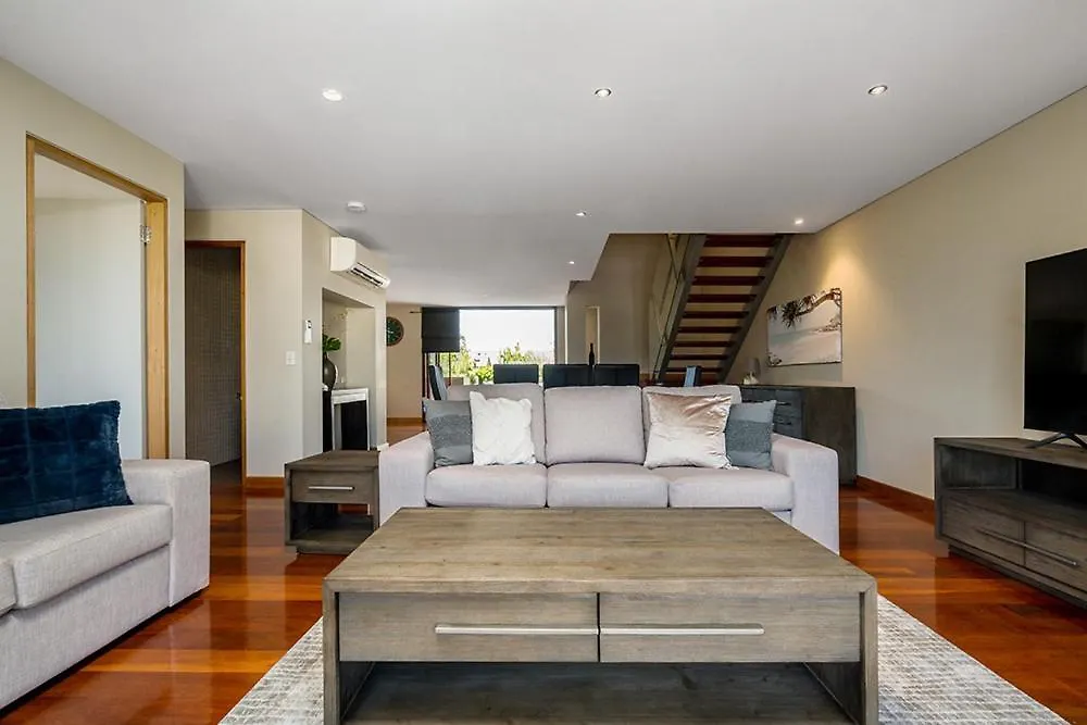 Byron Bay Accom Unit 5 21-25 Fletcher Street - A Seventh Summer location